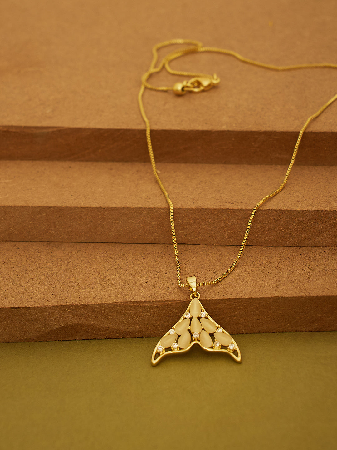 Glitter Pendant Chain Necklace