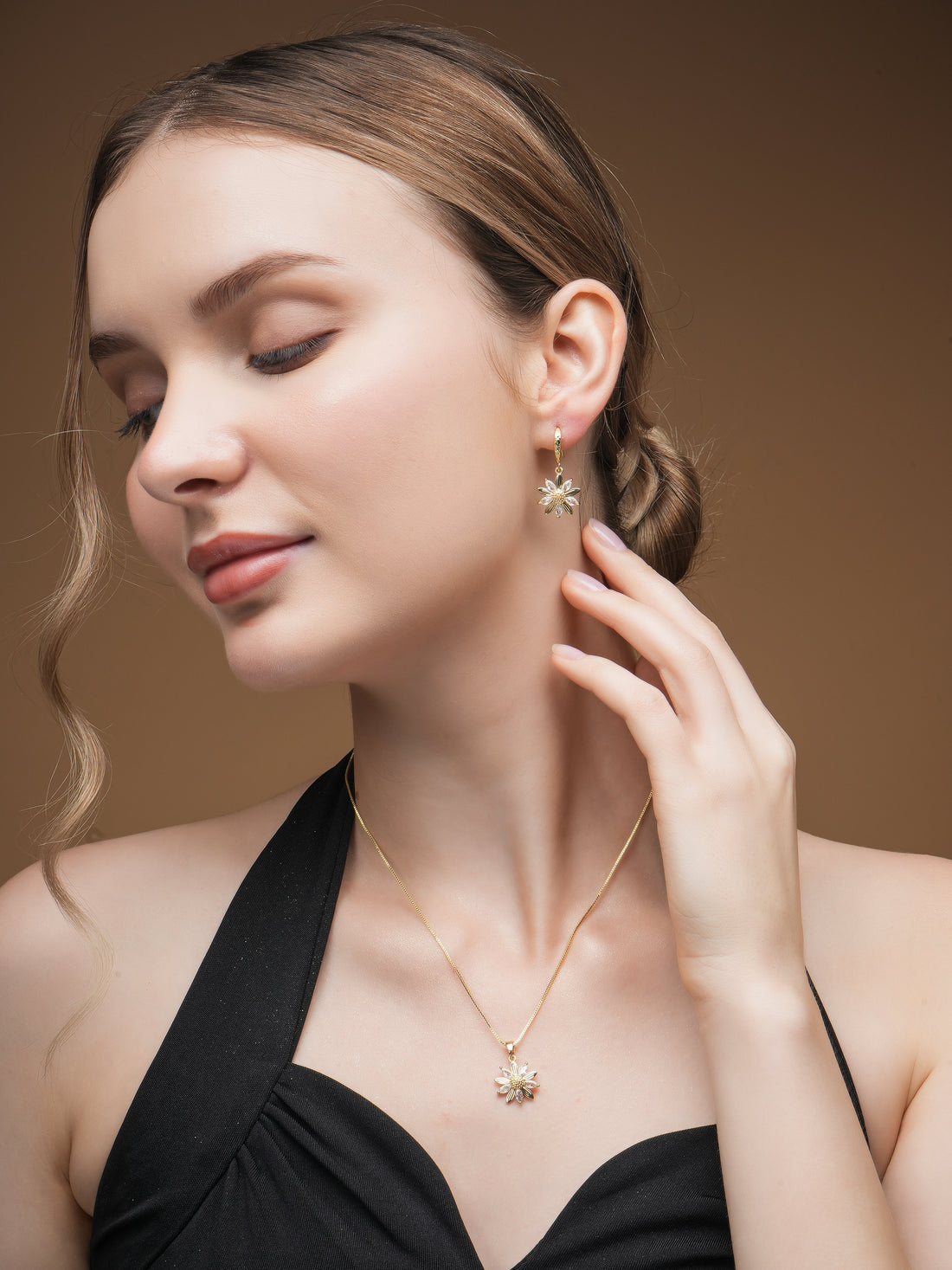 Gold Plated Stainless Steel Anti -Tarnish Floral Necklace